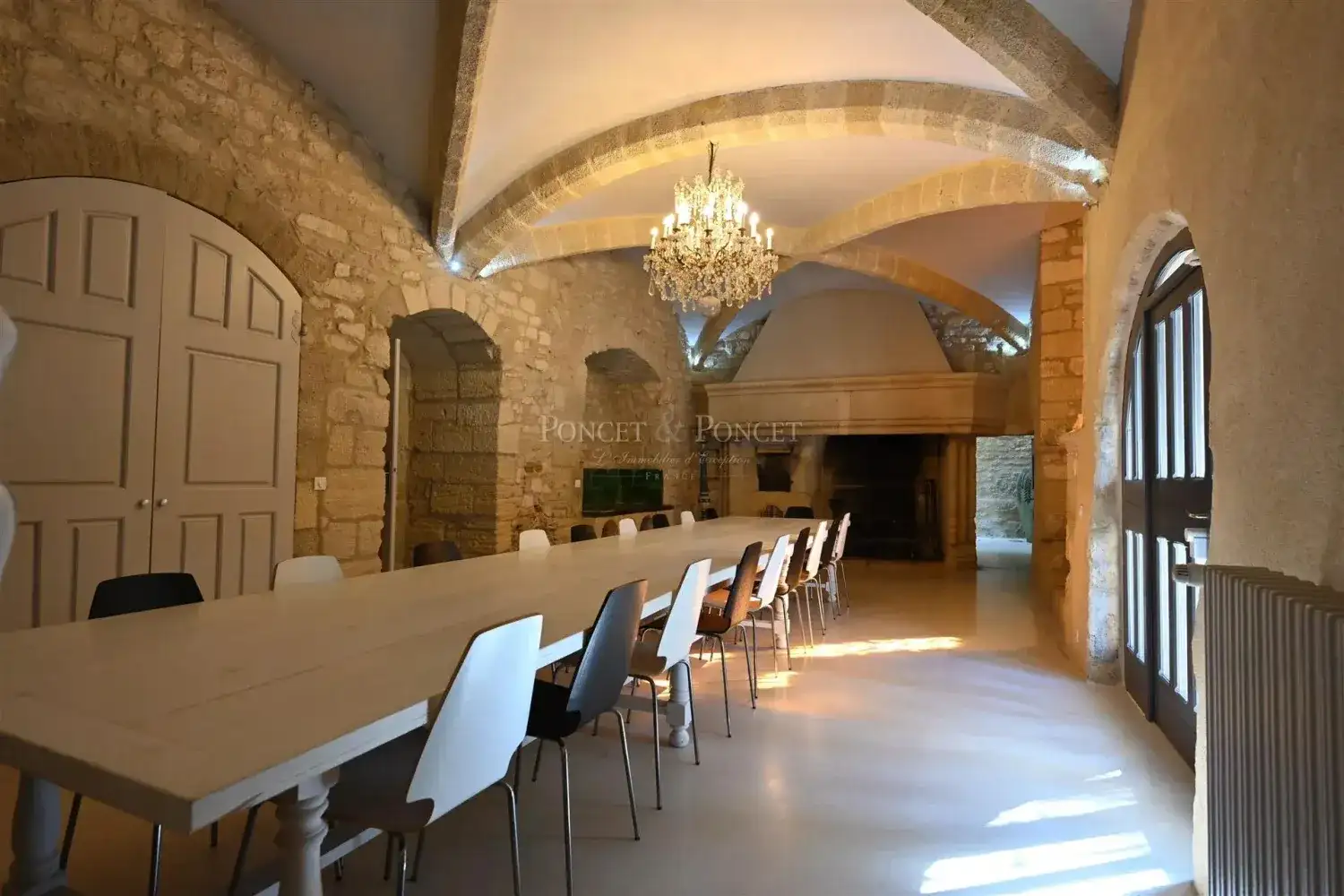 Замок 1400м² в Франции, Юзес. Стоимостью 4725000€ аренда фото-4