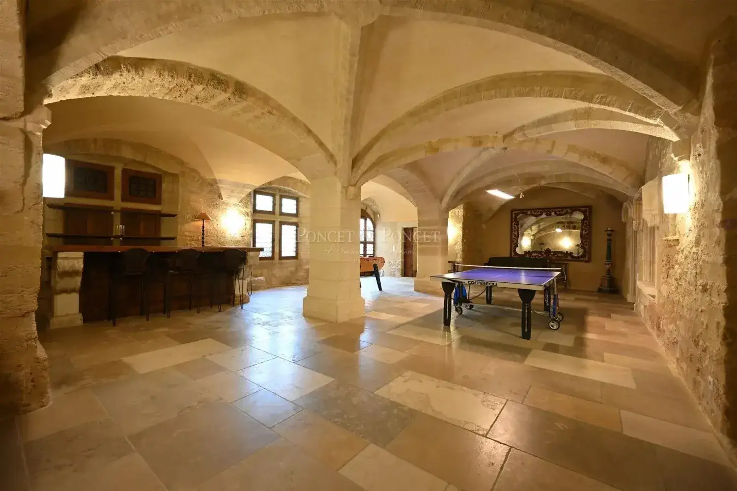 Замок 1400м² в Франции, Юзес. Стоимостью 4725000€ аренда фото-6