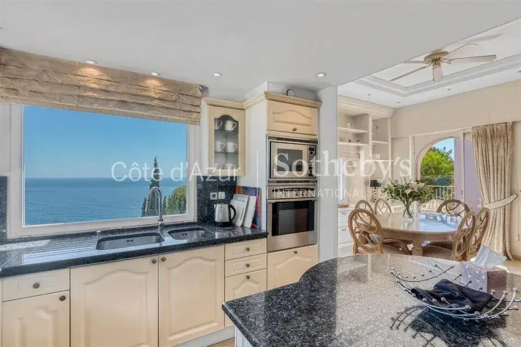 Замок 231м² в Франции, Аге. Стоимостью 2650000€ аренда фото-12