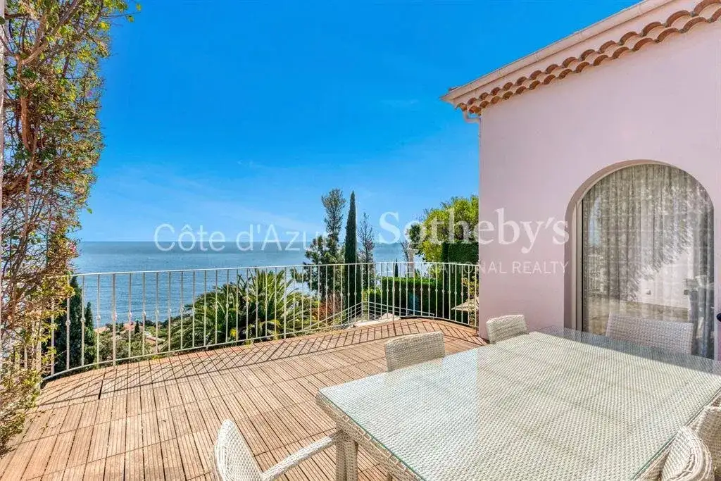 Замок 231м² в Франции, Аге. Стоимостью 2650000€ аренда фото-13