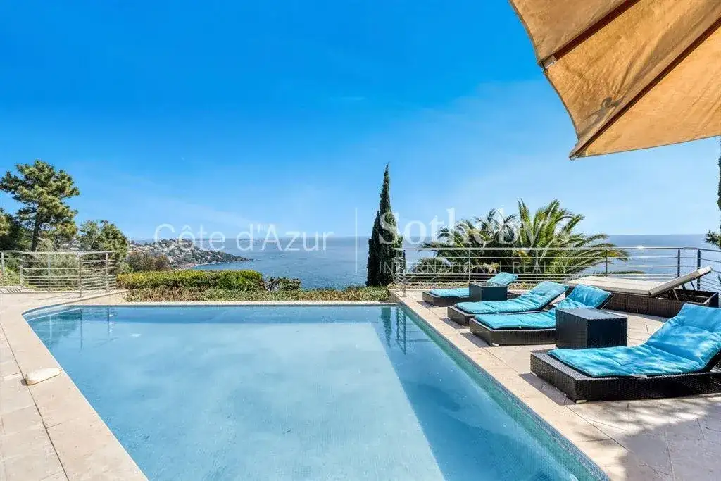 Замок 231м² в Франции, Аге. Стоимостью 2650000€ аренда фото-16