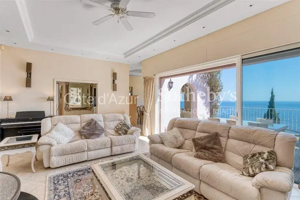 Замок 231м² в Франции, Аге. Стоимостью 2650000€ аренда фото-17