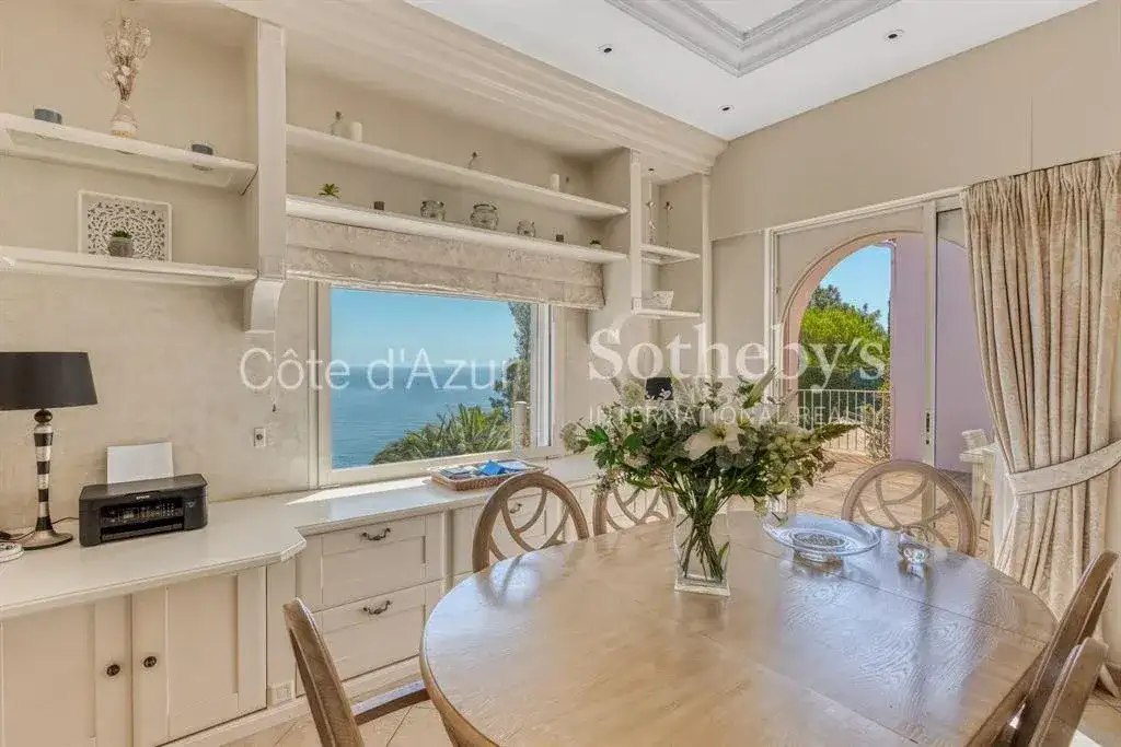 Замок 231м² в Франции, Аге. Стоимостью 2650000€ аренда фото-19