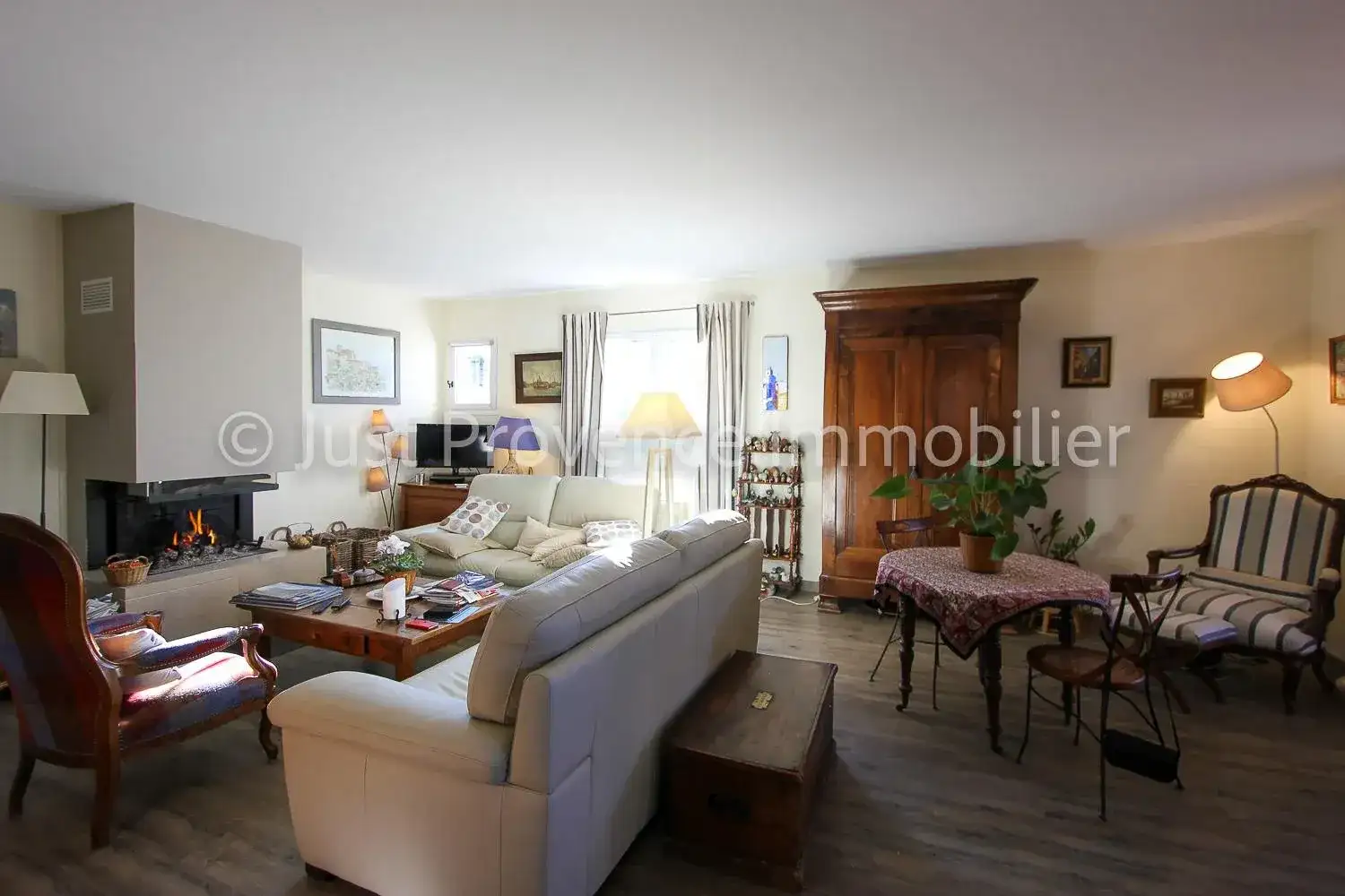 Замок 140м² в Франции, Сен-Дидье. Стоимостью 550000€ аренда фото-11