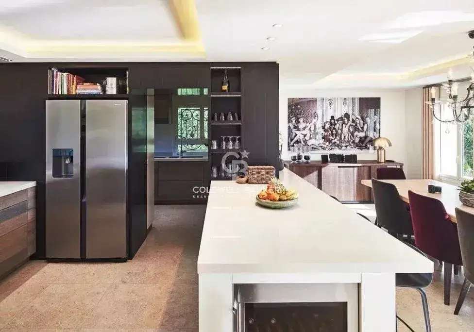 Замок 240м² в Франции, Рокфор-Ле-Пен. Стоимостью 2995000€ аренда фото-13