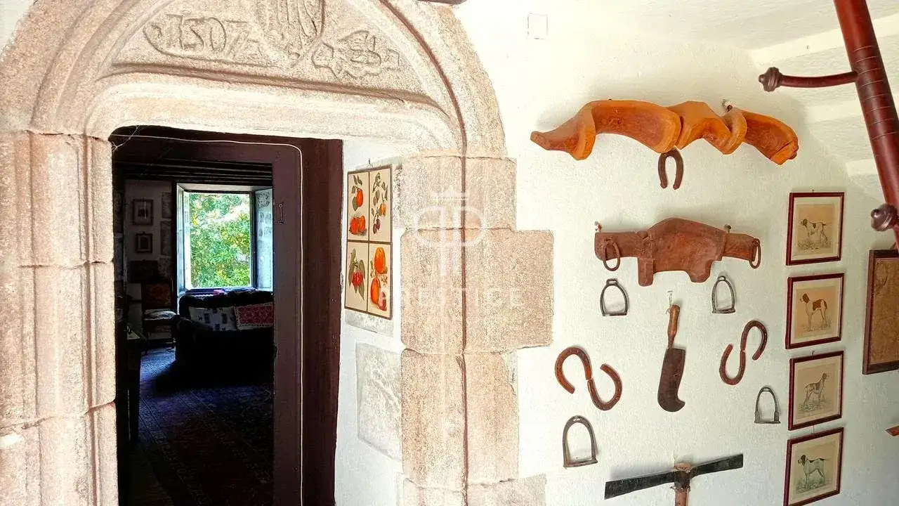 Замок 296м² в Франции, Лаваль-Сюр-Люзеж. Стоимостью 848000€ аренда фото-5