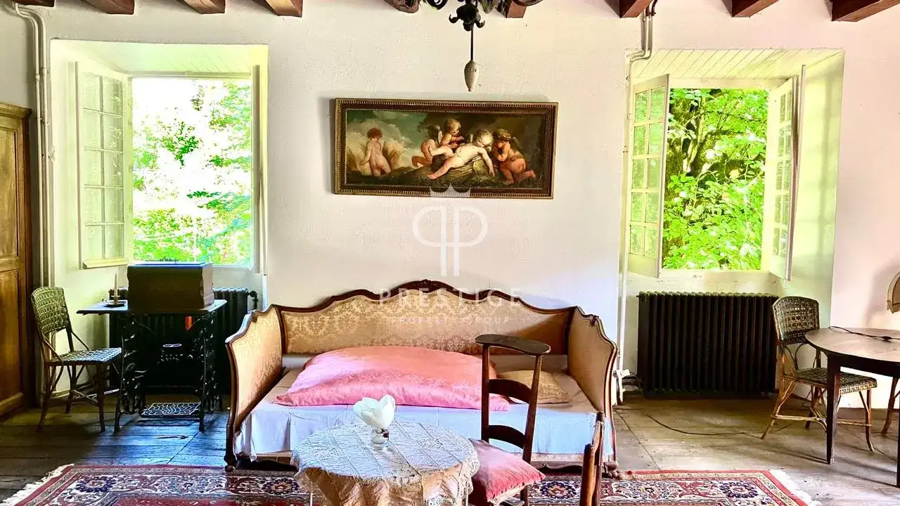 Замок 296м² в Франции, Лаваль-Сюр-Люзеж. Стоимостью 848000€ аренда фото-8