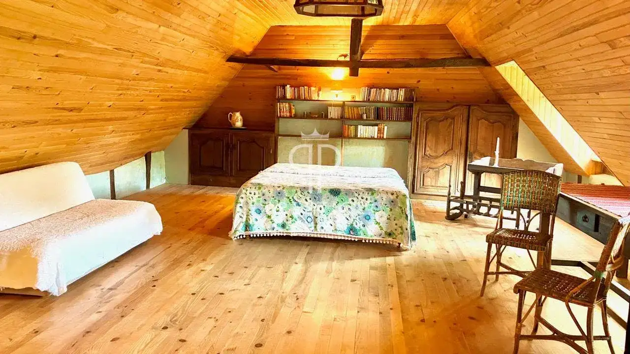 Замок 296м² в Франции, Лаваль-Сюр-Люзеж. Стоимостью 848000€ аренда фото-10
