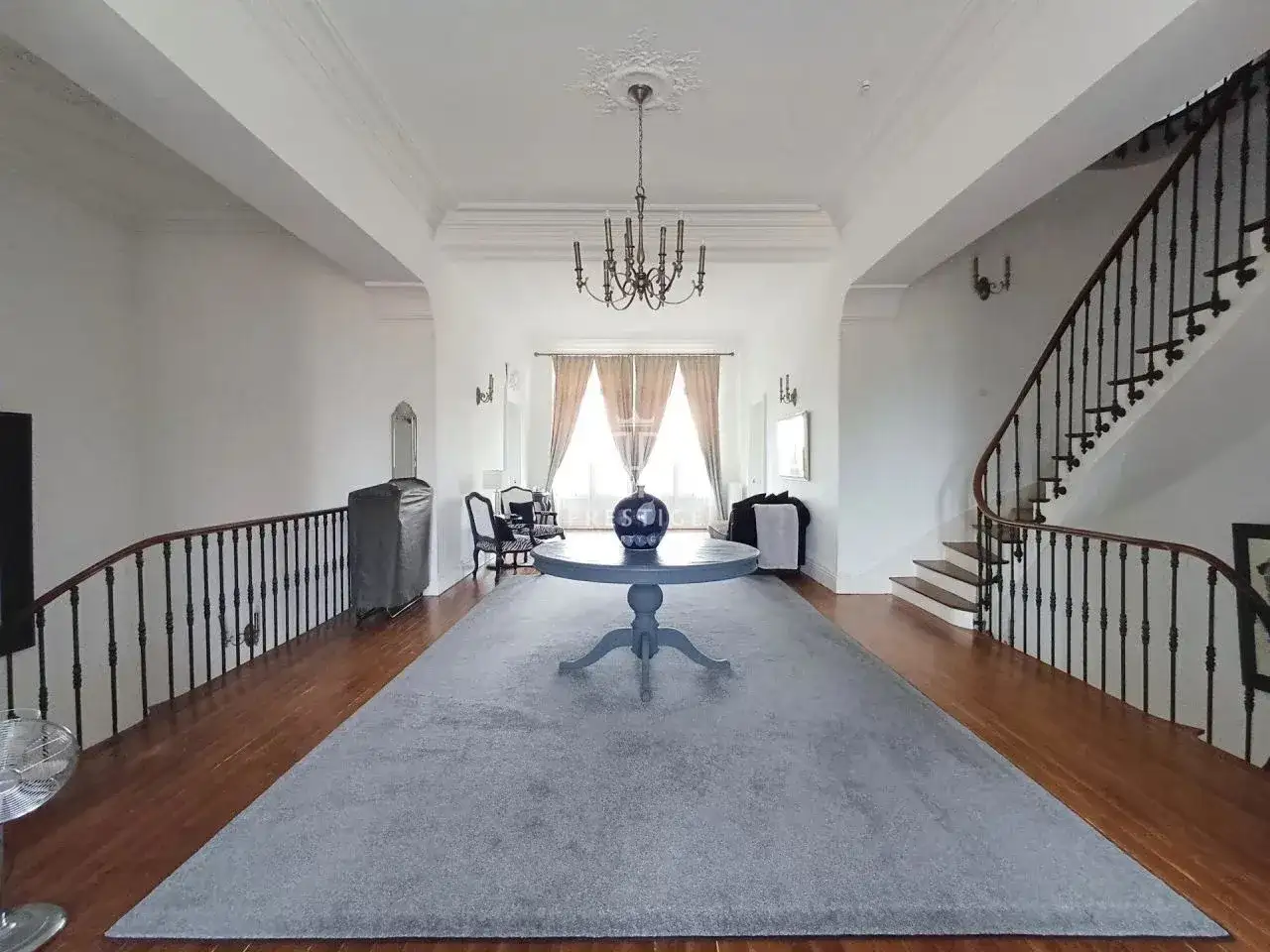 Замок 933м² в Франции, Сен-Жан-д'Анжели. Стоимостью 1350000€ аренда фото-2