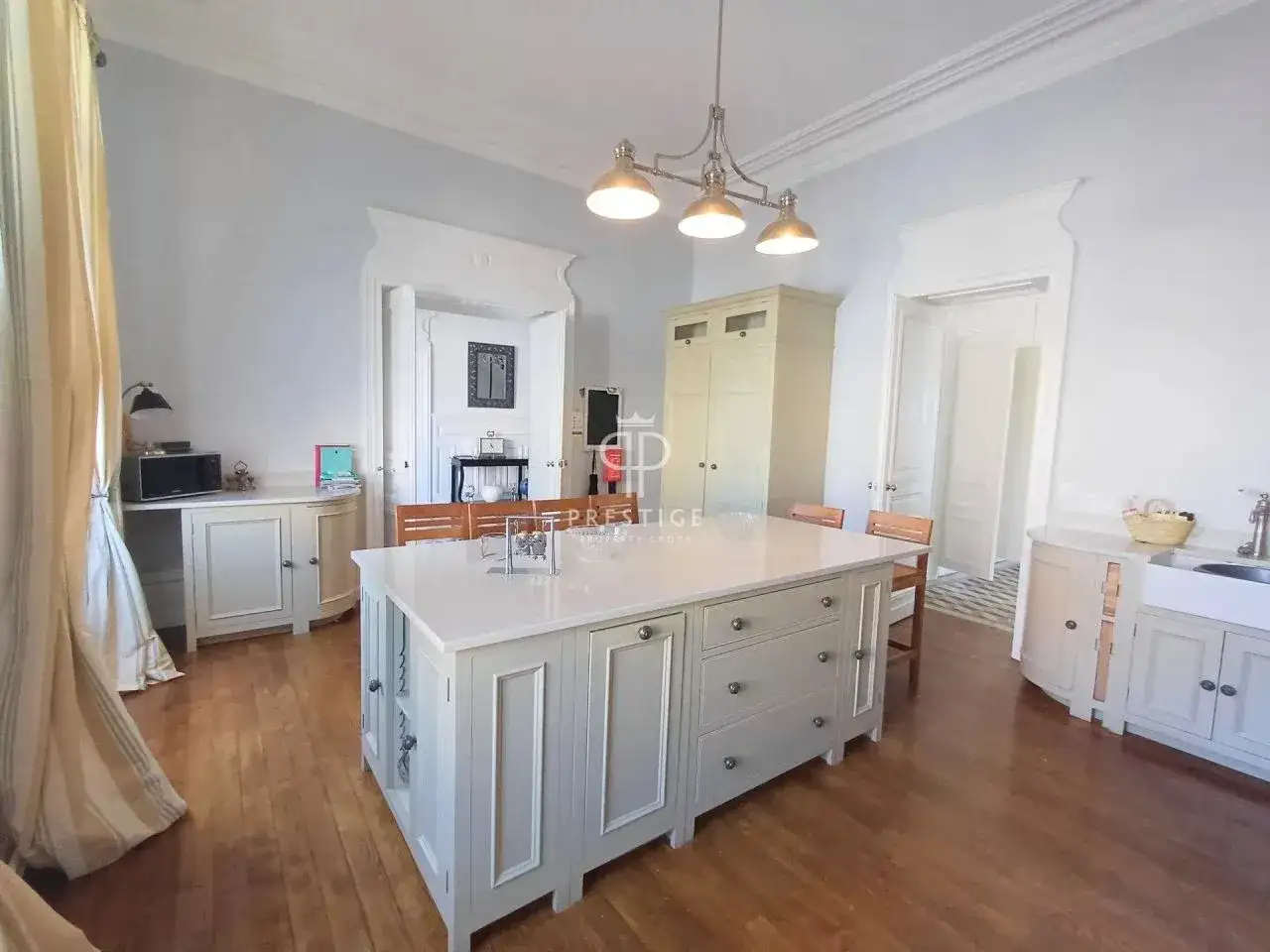 Замок 933м² в Франции, Сен-Жан-д'Анжели. Стоимостью 1350000€ аренда фото-16