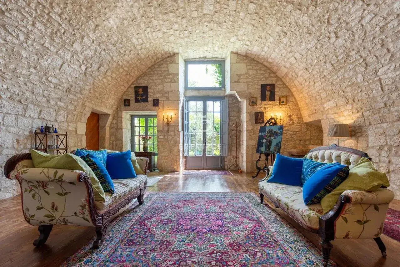 Замок 344м² в Франции, Бержерак. Стоимостью 1250000€ аренда фото-2