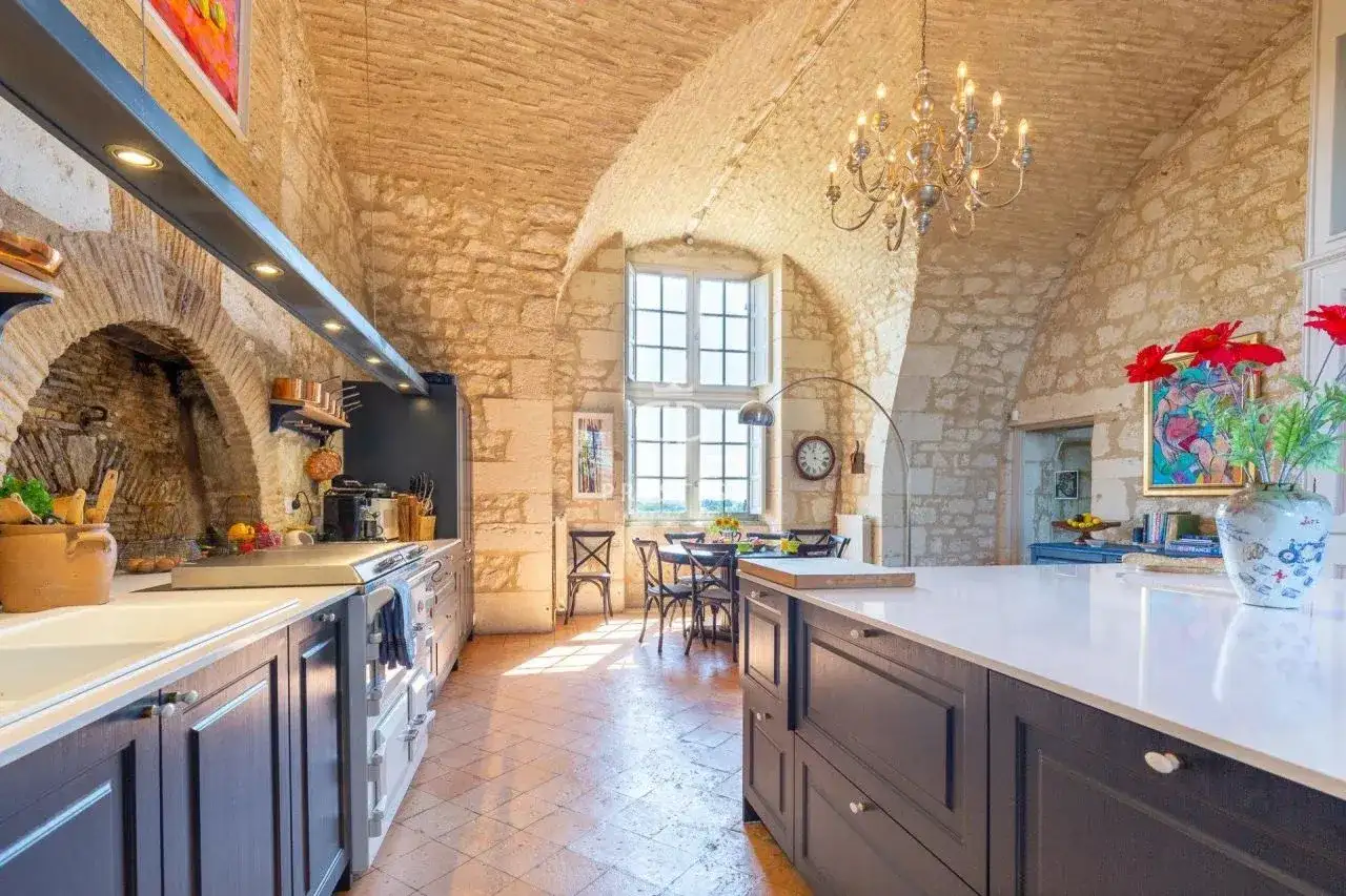 Замок 344м² в Франции, Бержерак. Стоимостью 1250000€ аренда фото-19