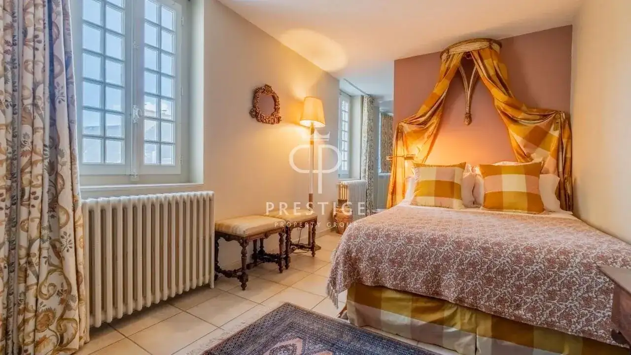 Замок 350м² в Франции, Туар. Стоимостью 795000€ аренда фото-1