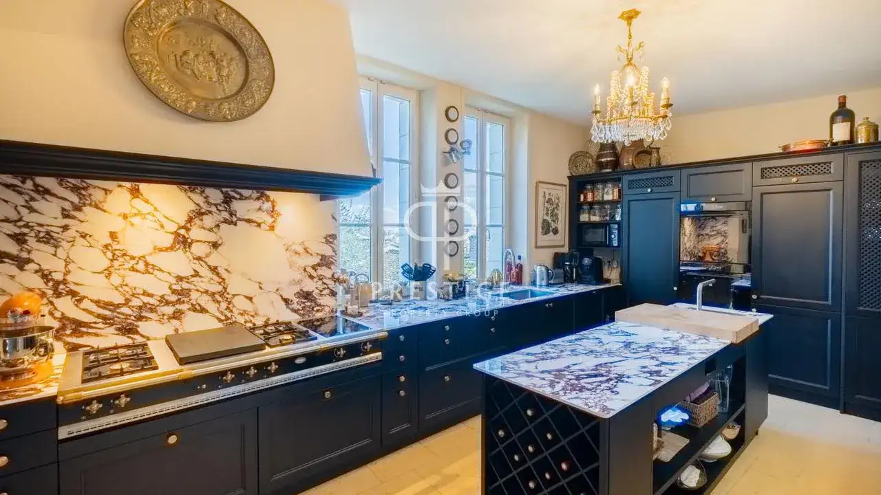 Замок 350м² в Франции, Туар. Стоимостью 795000€ аренда фото-9