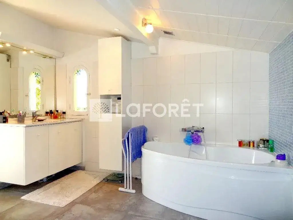 Замок 118м² в Франции, Кастеллар. Стоимостью 630000€ аренда фото-7
