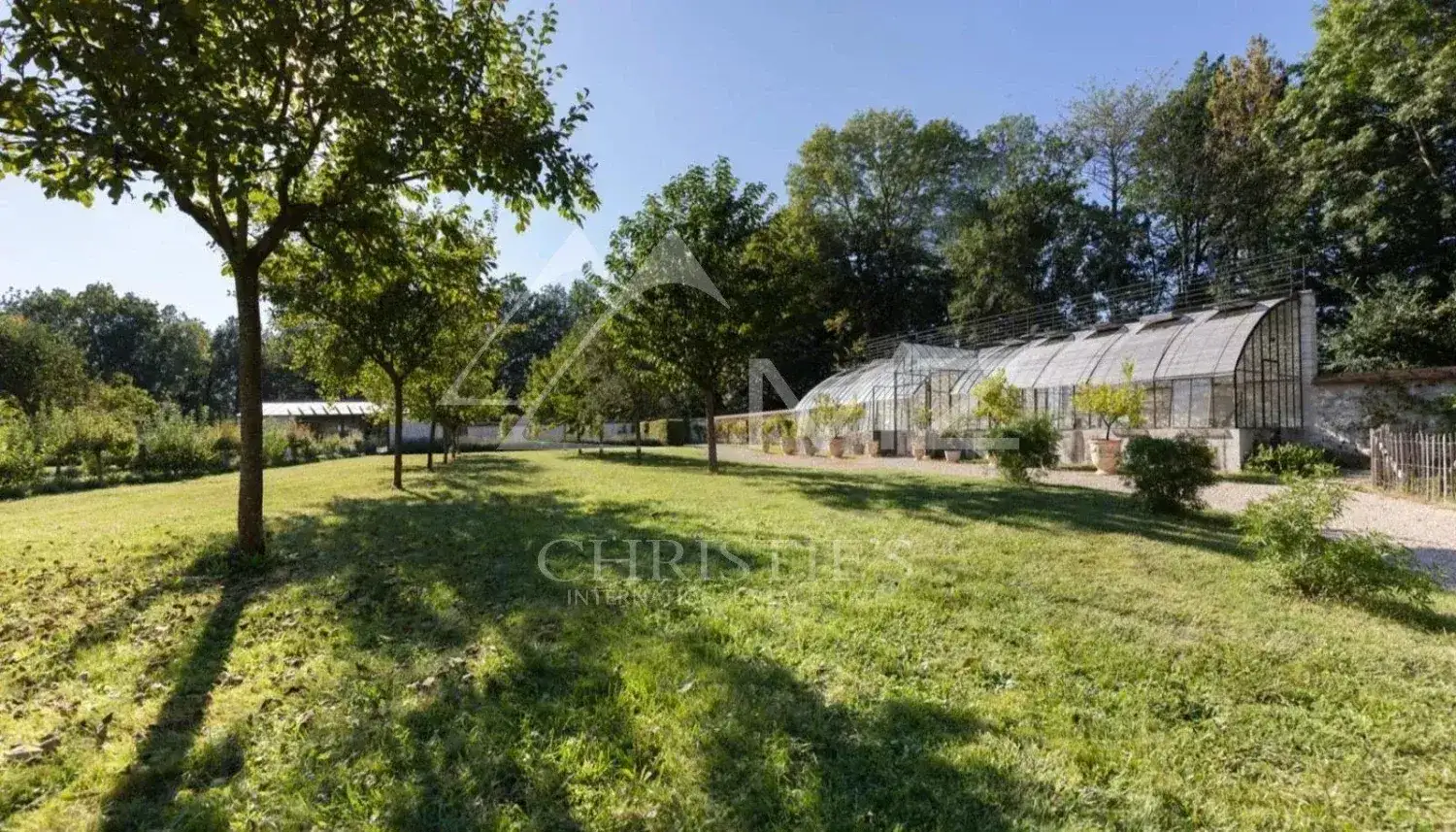Замок 1150м² в Франции, Фонтенбло. Стоимостью 10600000€ аренда фото-2