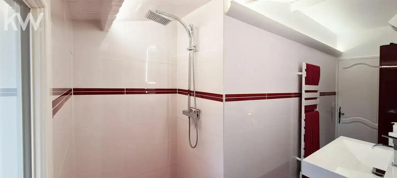 Замок 180м² в Франции, Бриньоль. Стоимостью 795000€ аренда фото-1