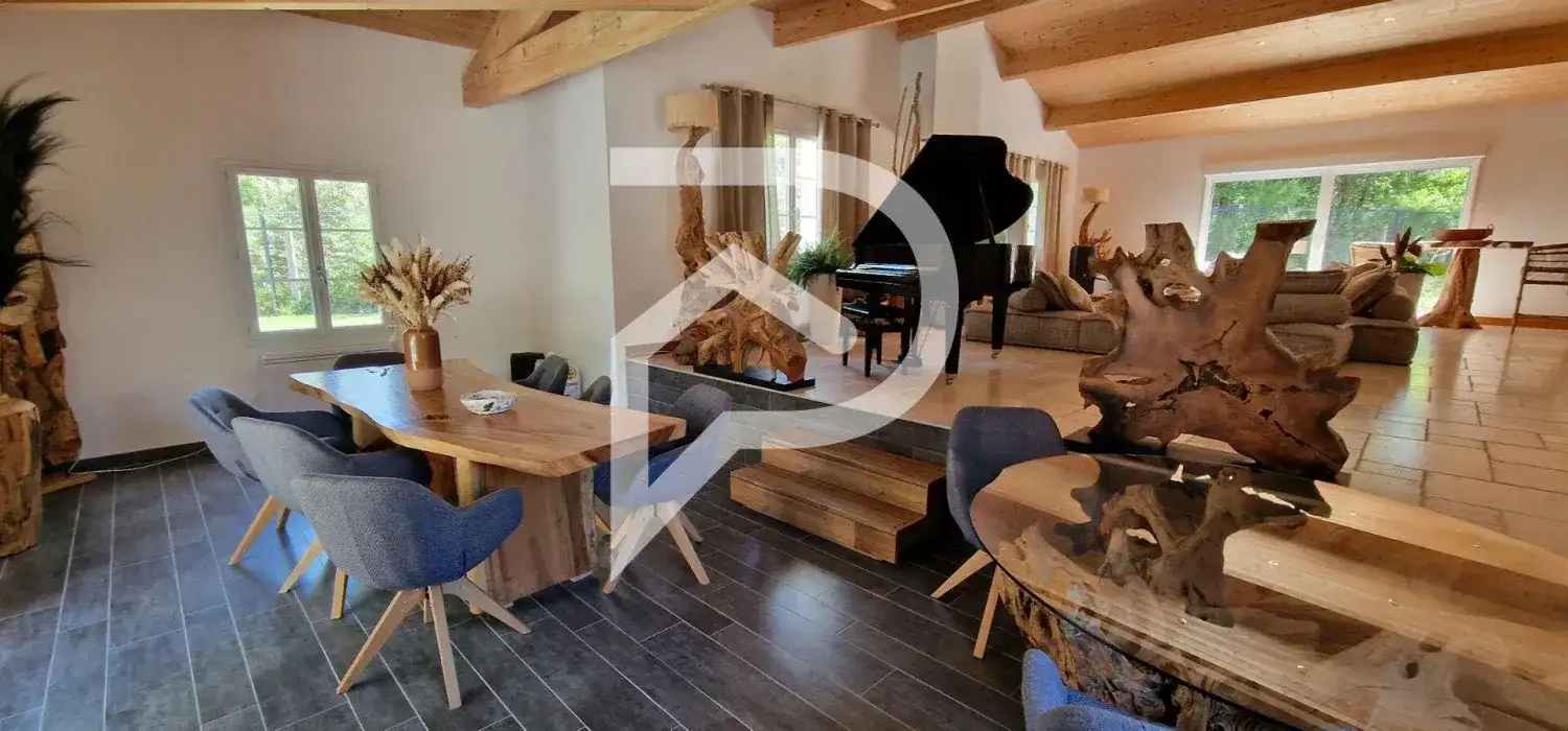 Замок 297м² в Франции, Ле-Мат. Стоимостью 787500€ аренда фото-5