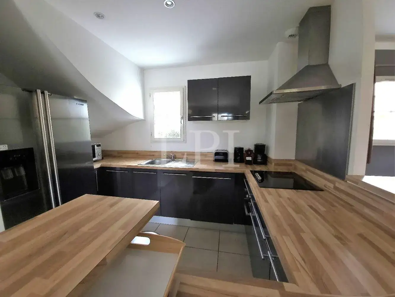 Замок 115м² в Франции, Сен-Сатюрнен-лез-Апт. Стоимостью 470000€ аренда фото-6