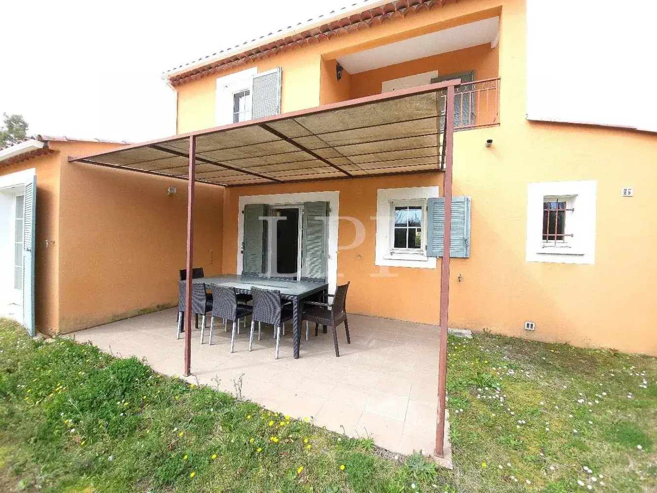 Замок 115м² в Франции, Сен-Сатюрнен-лез-Апт. Стоимостью 470000€ аренда фото-15