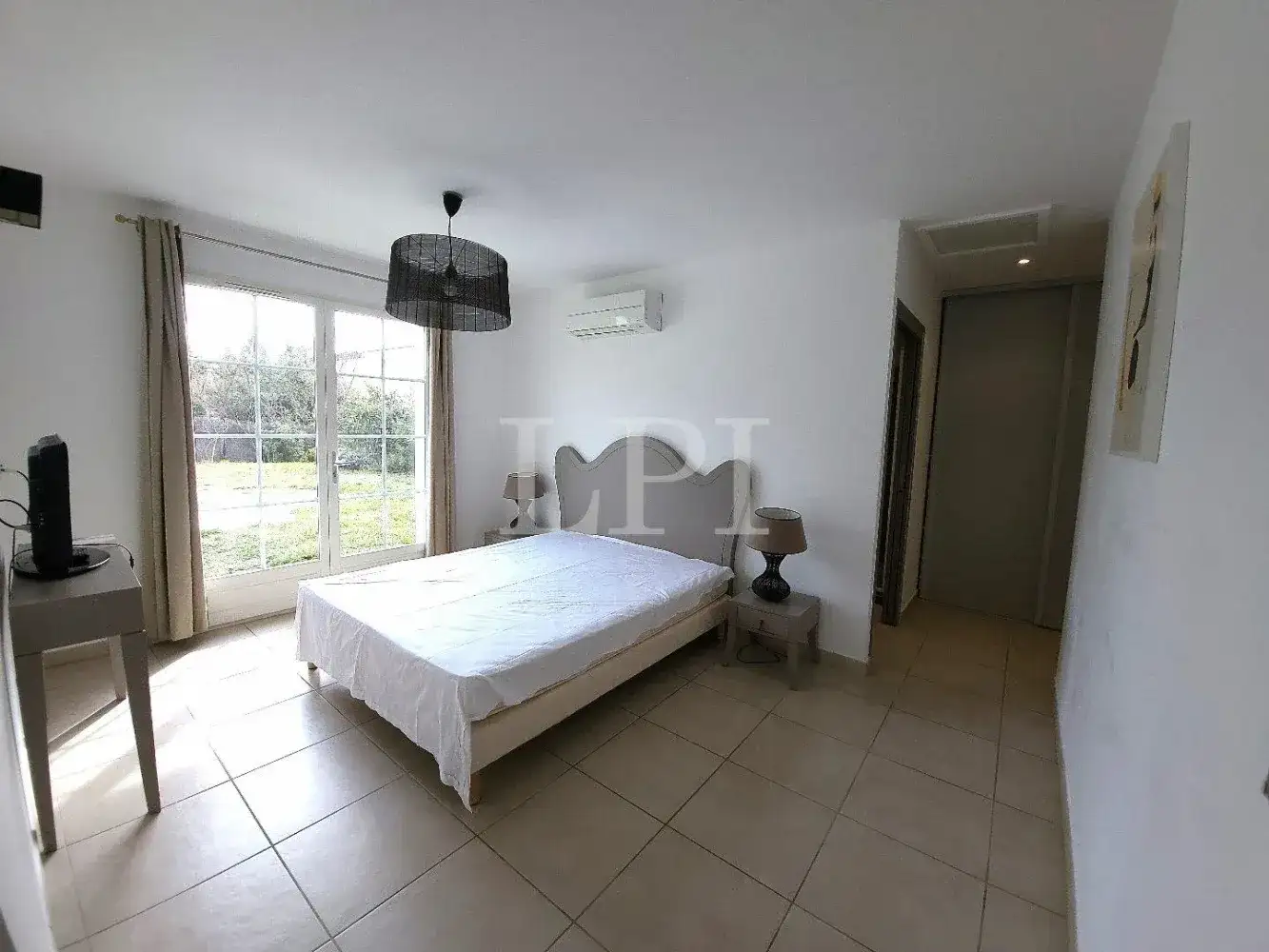 Замок 115м² в Франции, Сен-Сатюрнен-лез-Апт. Стоимостью 470000€ аренда фото-17