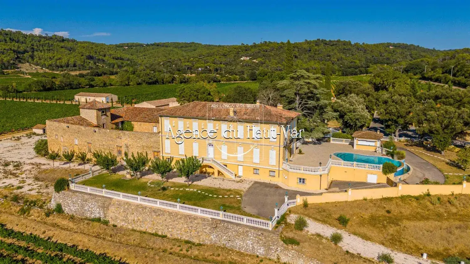 Замок 4000м² в Франции, Ле Люк. Стоимостью 7950000€ аренда фото-13