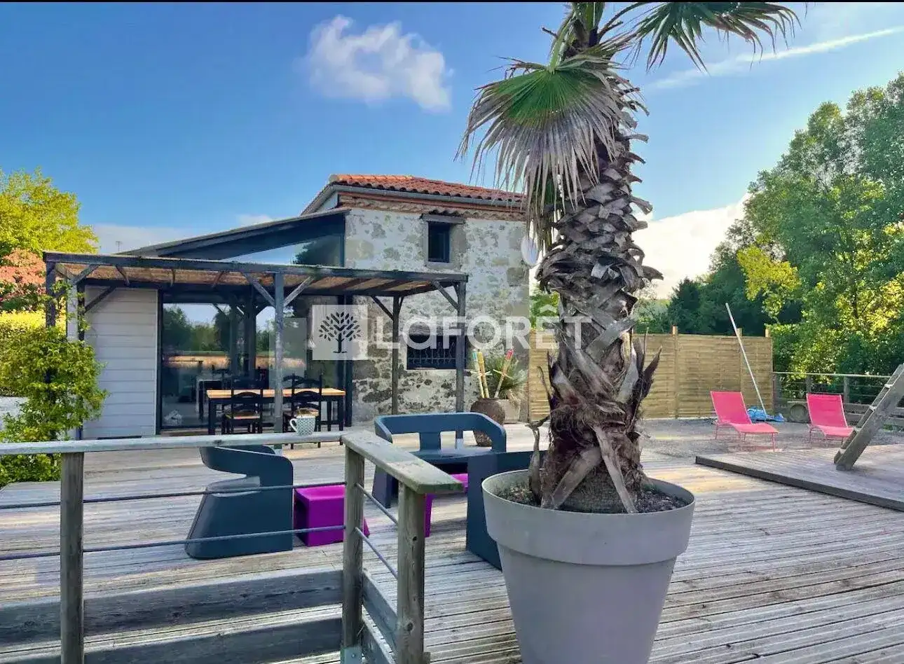 Замок 390м² в Франции, Нерак. Стоимостью 682000€ аренда фото-7