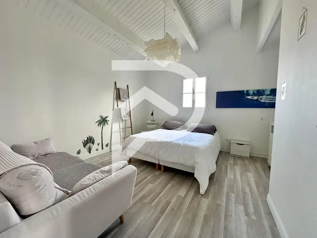 Замок 193м² в Франции, Бурсфран-ле-Шапю. Стоимостью 576450€ аренда фото-1