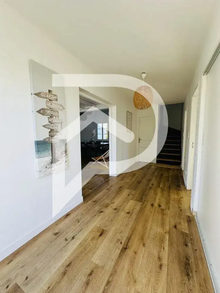 Замок 193м² в Франции, Бурсфран-ле-Шапю. Стоимостью 576450€ аренда фото-13