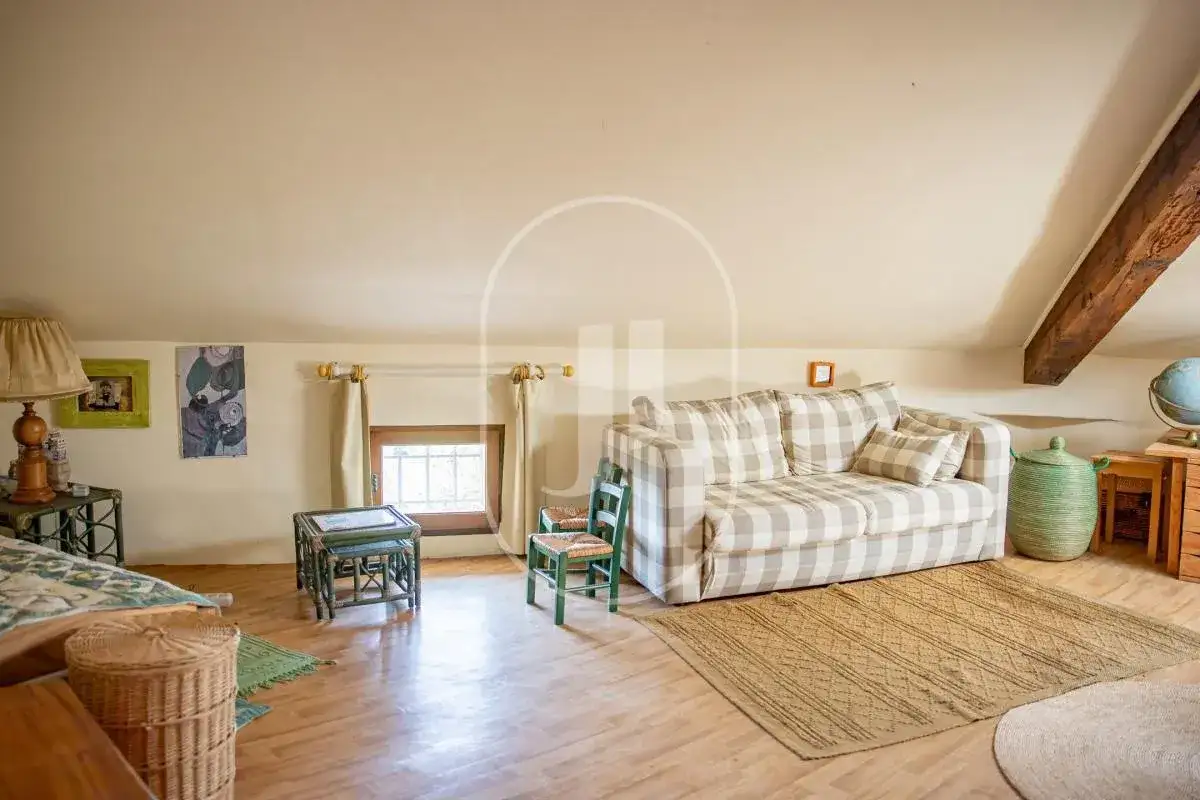 Замок 355м² в Франции, Ле-Барру. Стоимостью 1150000€ аренда фото-4