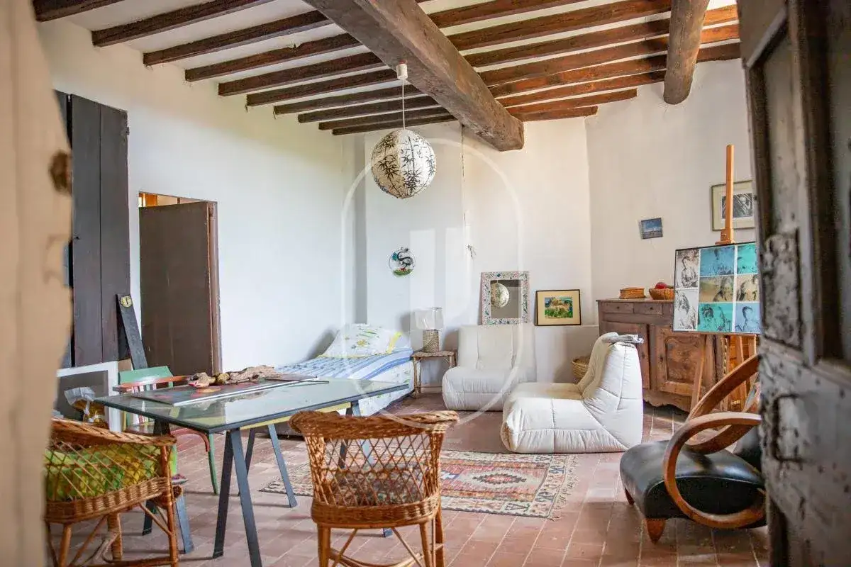 Замок 355м² в Франции, Ле-Барру. Стоимостью 1150000€ аренда фото-14
