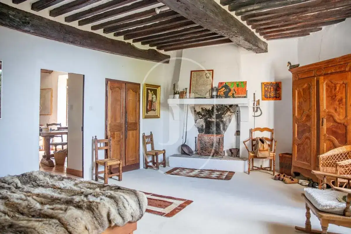 Замок 355м² в Франции, Ле-Барру. Стоимостью 1150000€ аренда фото-15