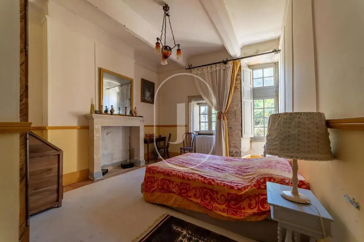 Замок 550м² в Франции, Юзес. Стоимостью 795000€ аренда фото-1
