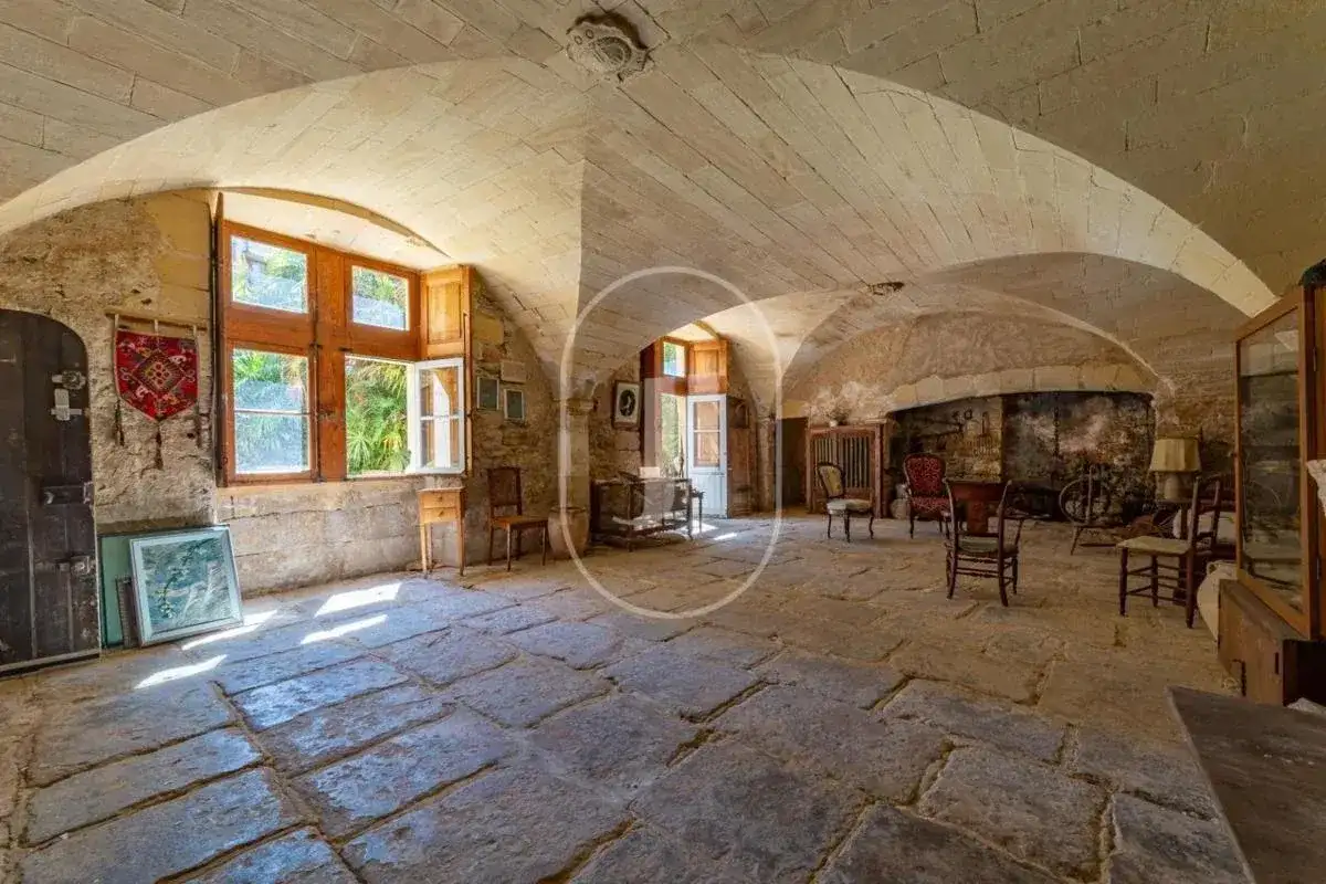 Замок 550м² в Франции, Юзес. Стоимостью 795000€ аренда фото-9