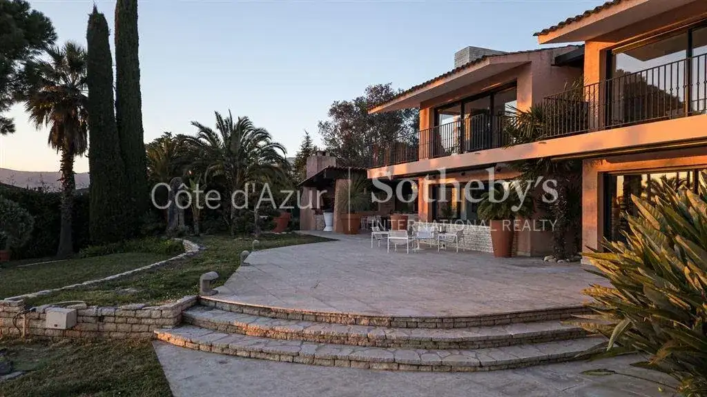 Замок 464м² в Франции, Ницца. Стоимостью 8150000€ аренда фото-12