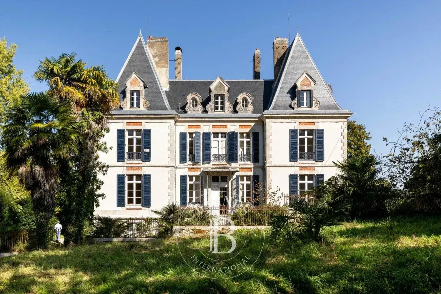 Замок 520м² в Франции, Сали-де-Беарн. Стоимостью 690000€ аренда фото-5