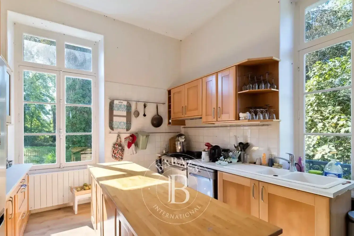 Замок 520м² в Франции, Сали-де-Беарн. Стоимостью 690000€ аренда фото-8