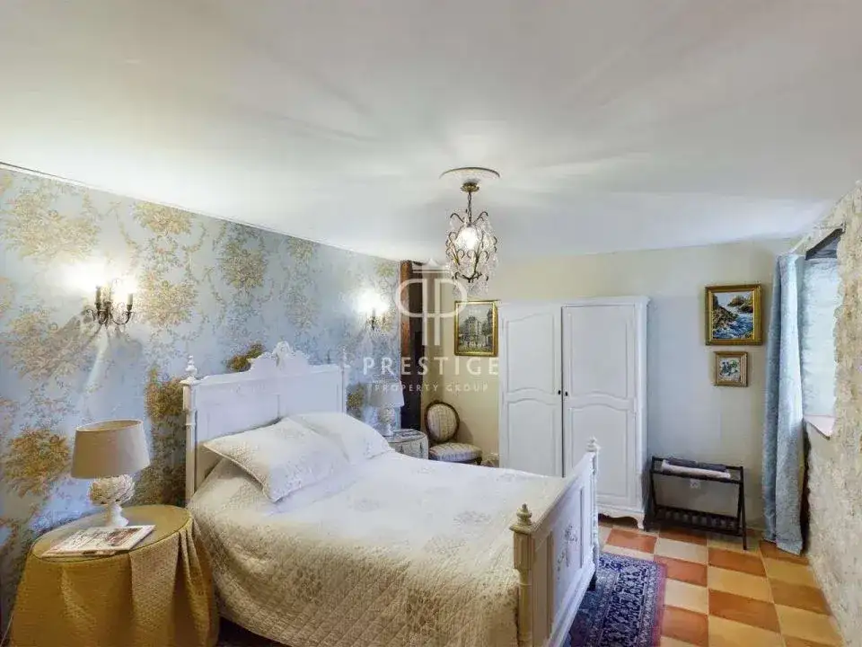 Замок 495м² в Франции, Дюра. Стоимостью 825000€ аренда фото-1