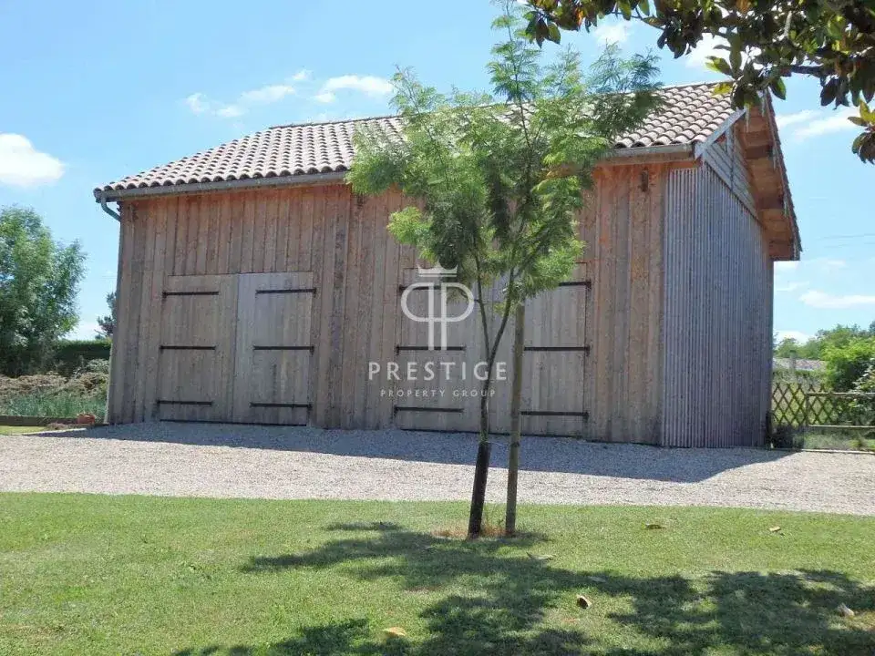 Замок 495м² в Франции, Дюра. Стоимостью 825000€ аренда фото-8
