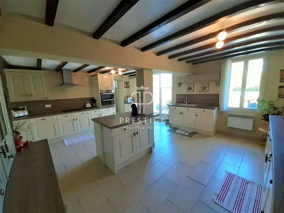 Замок 365м² в Франции, Сент-Фуа-ла-Гранд. Стоимостью 1150000€ аренда фото-6