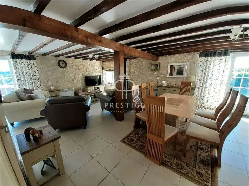 Замок 365м² в Франции, Сент-Фуа-ла-Гранд. Стоимостью 1150000€ аренда фото-20