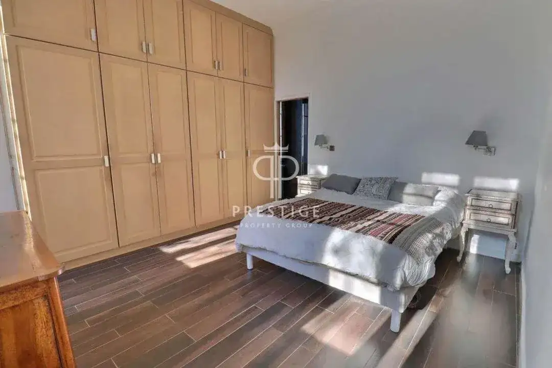 Замок 180м² в Франции, Драгиньян. Стоимостью 859000€ аренда фото-1