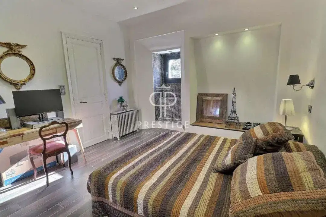 Замок 180м² в Франции, Драгиньян. Стоимостью 859000€ аренда фото-4