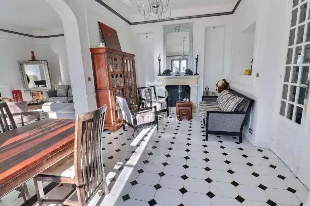 Замок 180м² в Франции, Драгиньян. Стоимостью 859000€ аренда фото-10