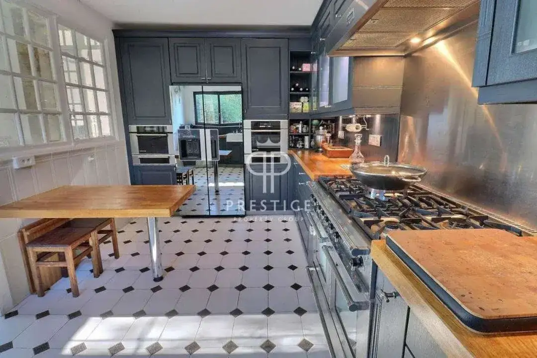 Замок 180м² в Франции, Драгиньян. Стоимостью 859000€ аренда фото-14