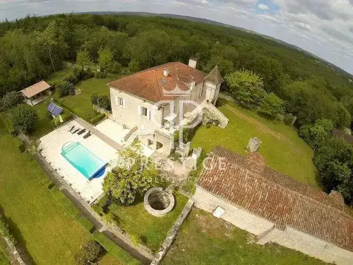 Замок 270м² в Франции, Лальбенк. Стоимостью 799000€ аренда фото-13