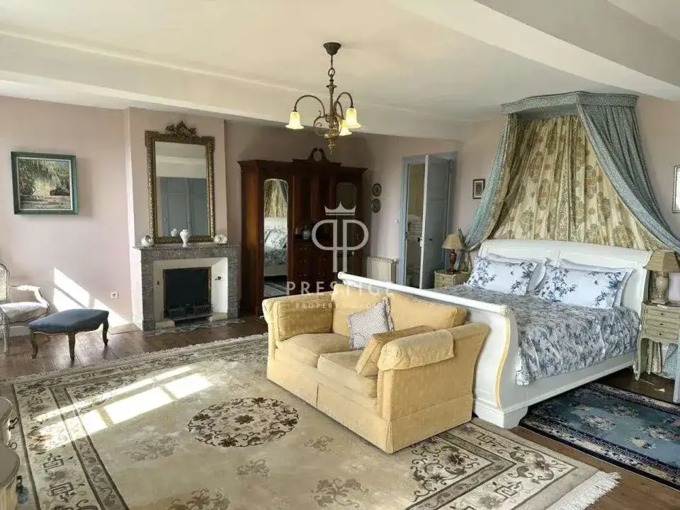 Замок 680м² в Франции, Бержерак. Стоимостью 950000€ аренда фото-8