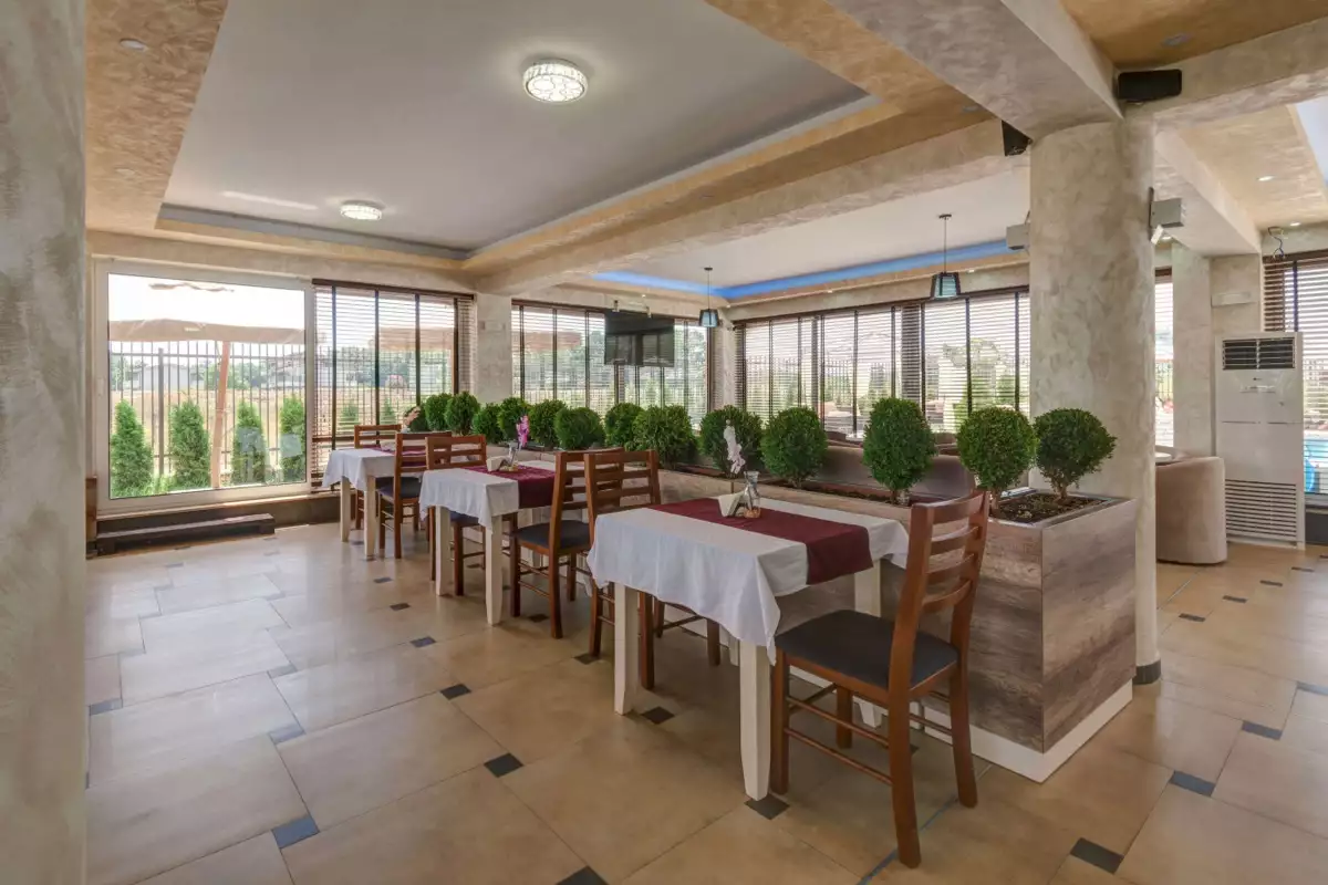 Отель, гостиница 1800м² в Черногории, Улцинь. Стоимостью 2700000€ аренда фото-9
