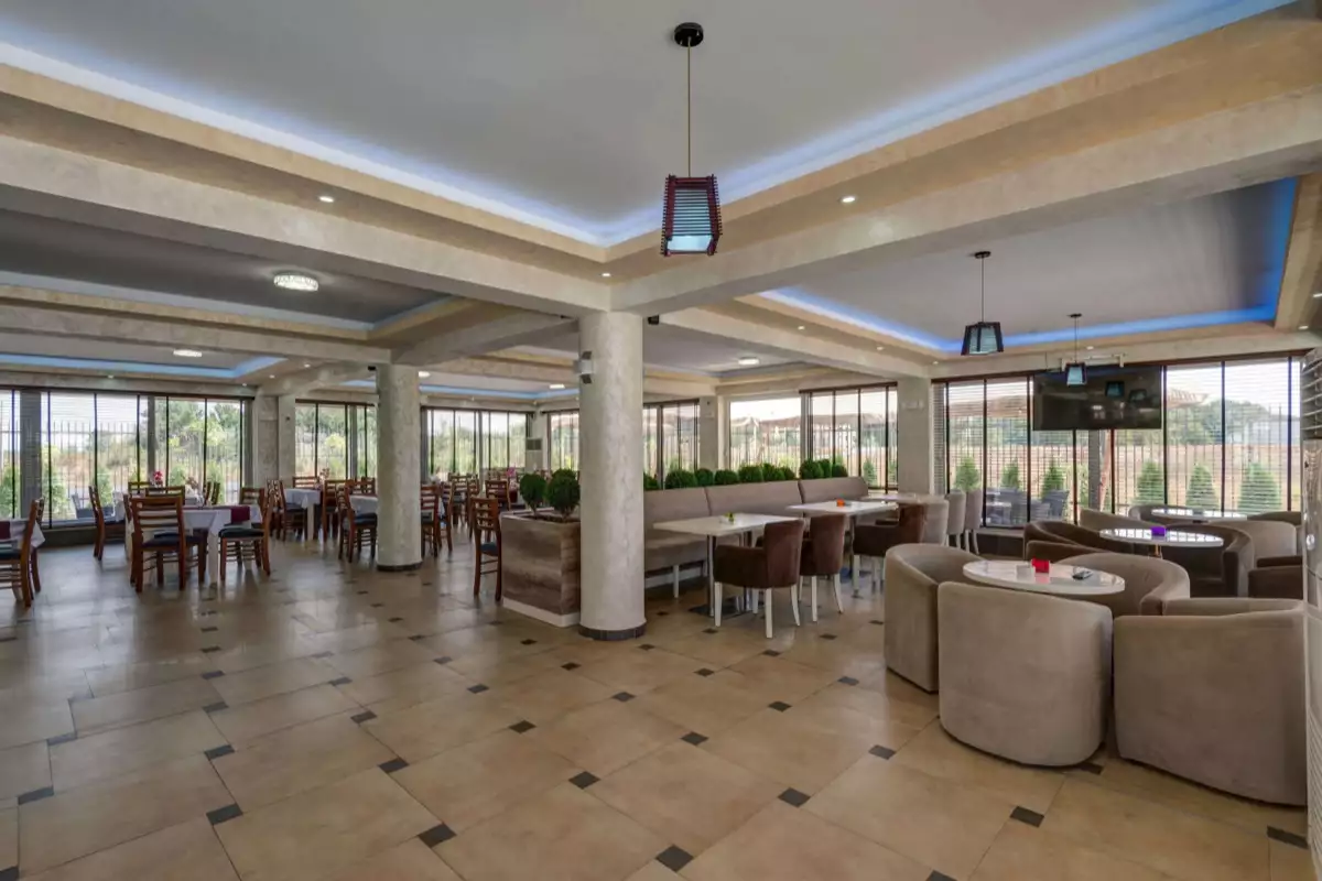 Отель, гостиница 1800м² в Черногории, Улцинь. Стоимостью 2700000€ аренда фото-10