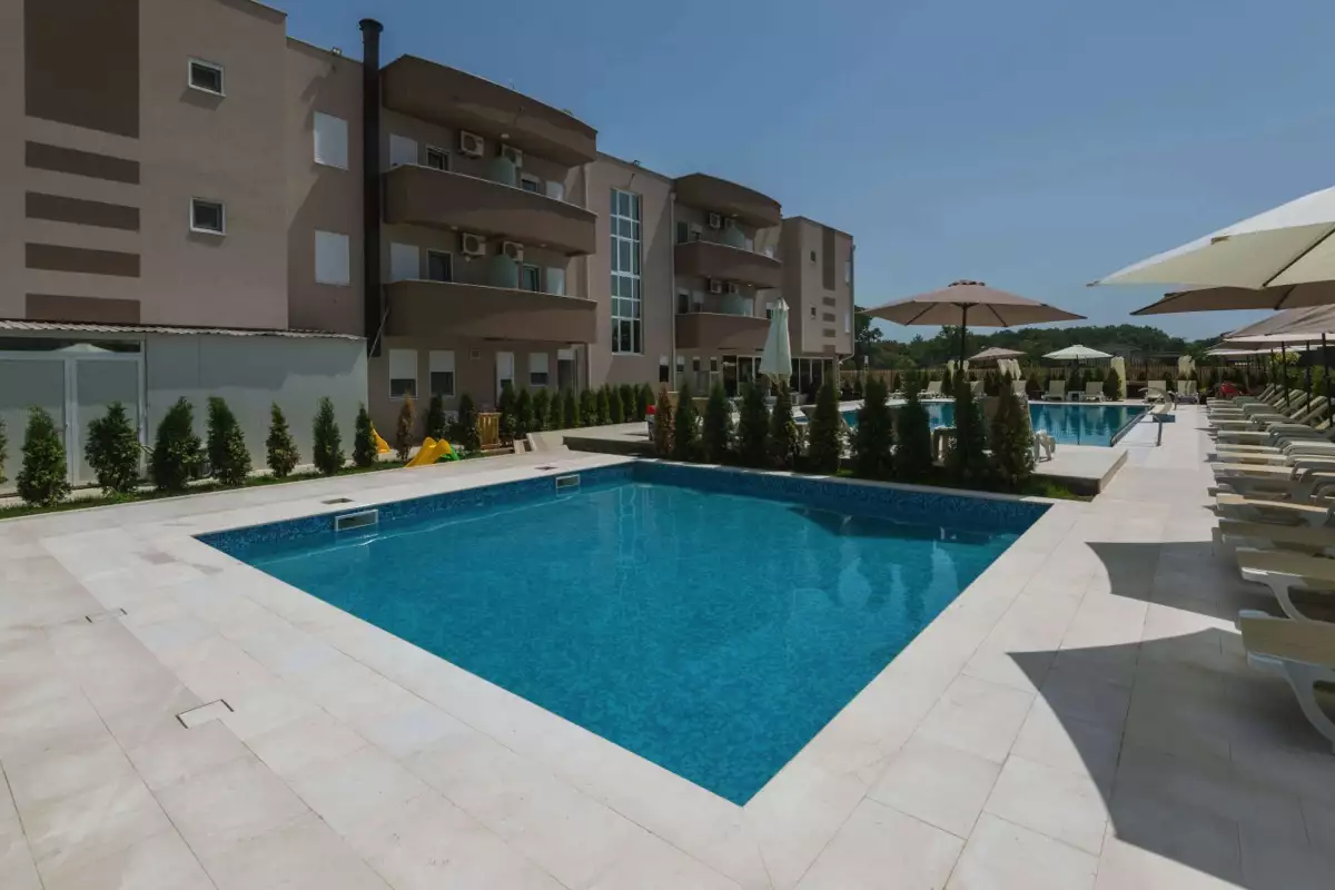 Отель, гостиница 1800м² в Черногории, Улцинь. Стоимостью 2700000€ аренда фото-14